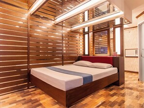Standard Room, 1 Queen Bed (No Garage) | Minibar, soundproofing, free WiFi, bed sheets - Hotel Ava Gil Puyat (Pasay)