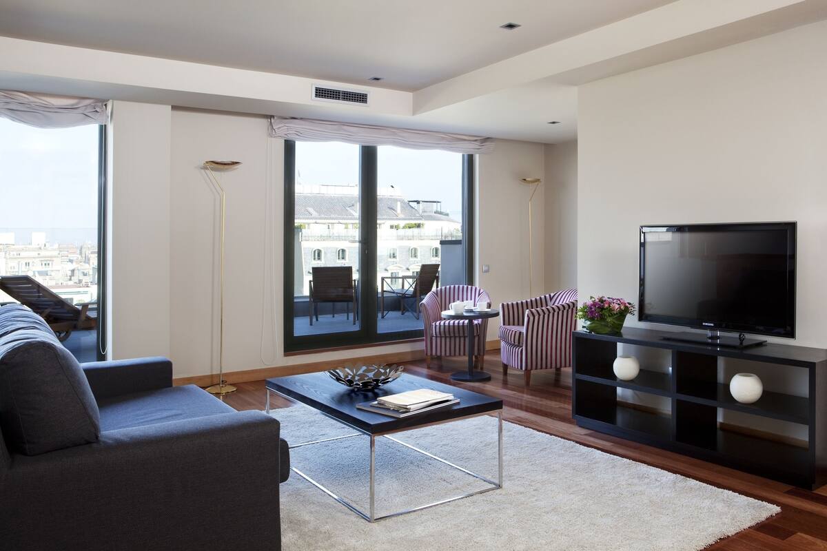 Duplex Apartment, Paseo de Gracia View "Different Building" | Living room