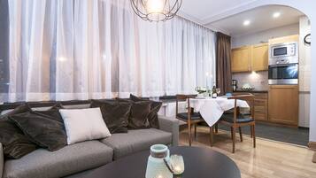 Executive Studio (Rue Berckmans n°31) | Iron/ironing board, free cribs/infant beds, free WiFi, bed sheets