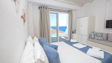 Honeymoon Spa Suite Egeo Suite, 1 Bedroom, Private Pool, Oceanfront | Premium bedding, in-room safe, desk, laptop workspace