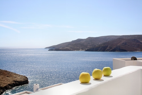 Tholaria Boutique Hotel