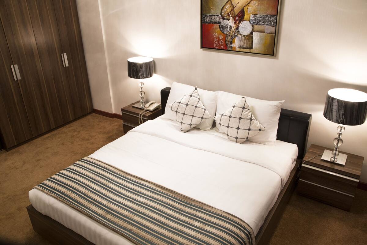 Executive Suite | Egyptian cotton sheets, in-room safe, soundproofing