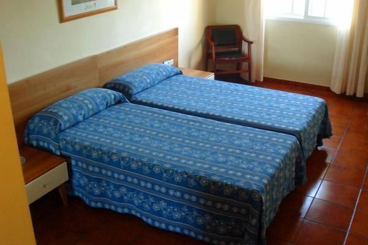 Desk, rollaway beds (surcharge), WiFi (free), bed sheets