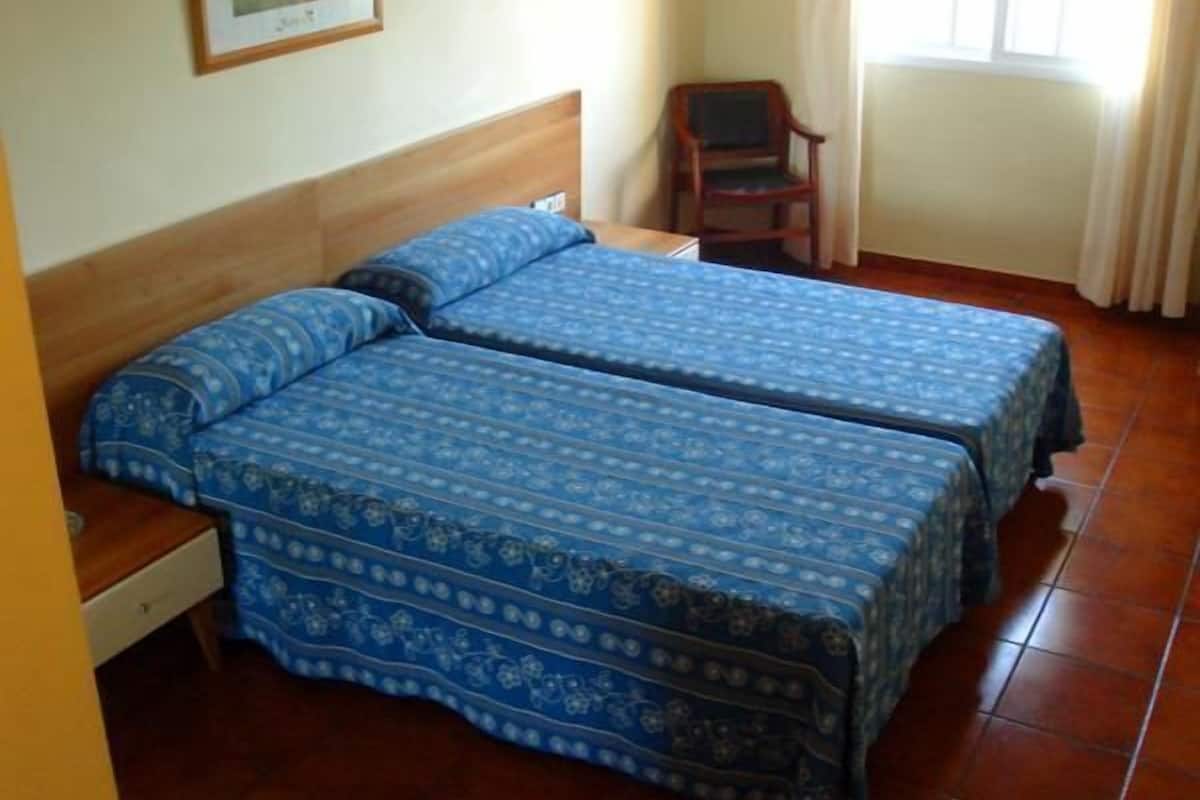 Escritorio, camas plegables/adicionales, wifi gratis y ropa de cama