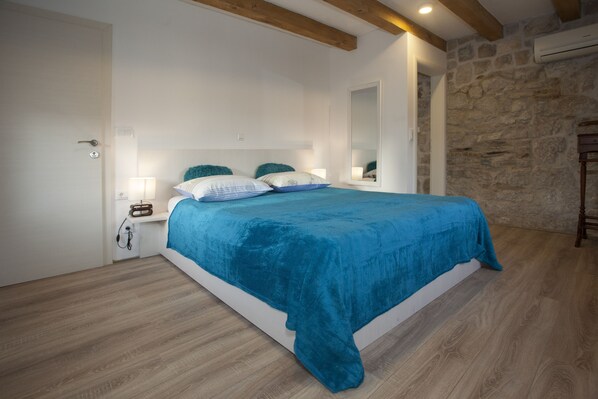 Superior-Apartment, 3 Schlafzimmer | Italienische Bettbezüge von Frette, Zimmersafe, individuell dekoriert