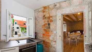 Kühlschrank, Wasserkocher, Toaster, Hochstuhl