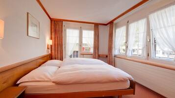 Appartement Standard, balcon, vue sur la montagne | 1 chambre, coffre-fort, décor unique, lit de bébé (gratuit)