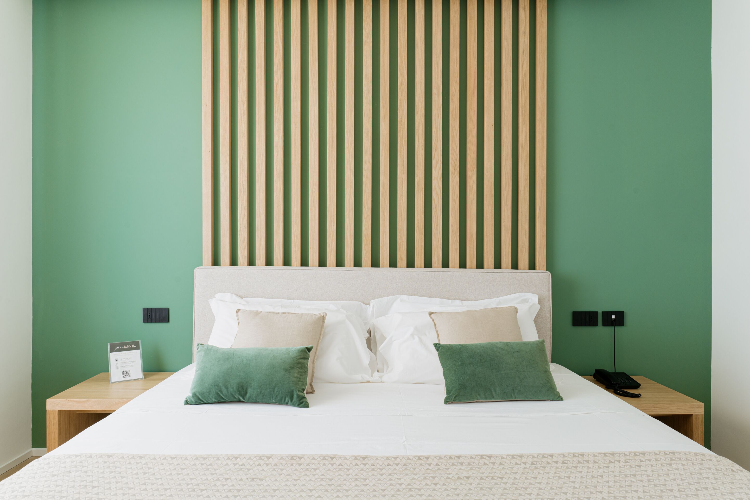 Minibar, coffres-forts dans les chambres, décoration personnalisée