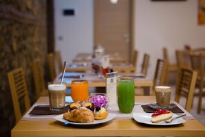 Desayuno buffet incluido todos los días