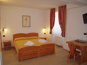 In-room safe, desk, blackout curtains, free cots/infant beds - Seggiovia (Folgaria)