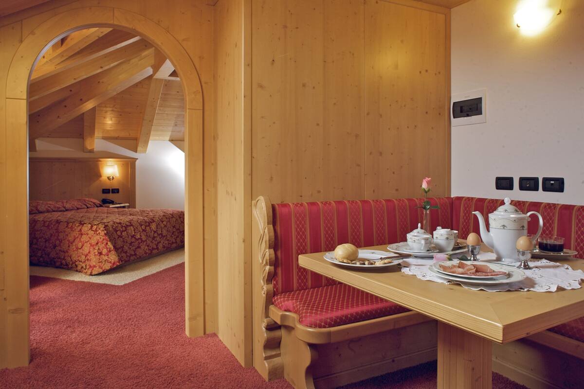 Suite, Jetted Tub | In-room safe, desk, blackout curtains, free WiFi