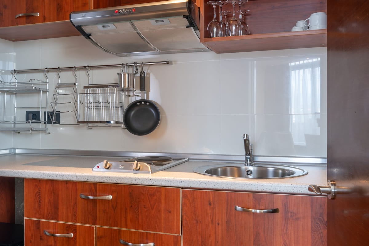 presidential suite (lounge access) | private kitchen | fridge, coffee/tea maker, electric kettle