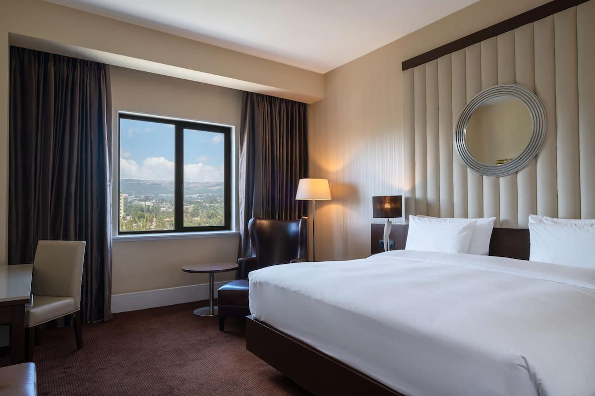 Suite presidencial (Lounge Access) | Ropa de cama de alta calidad, camas con pillow-top y minibar