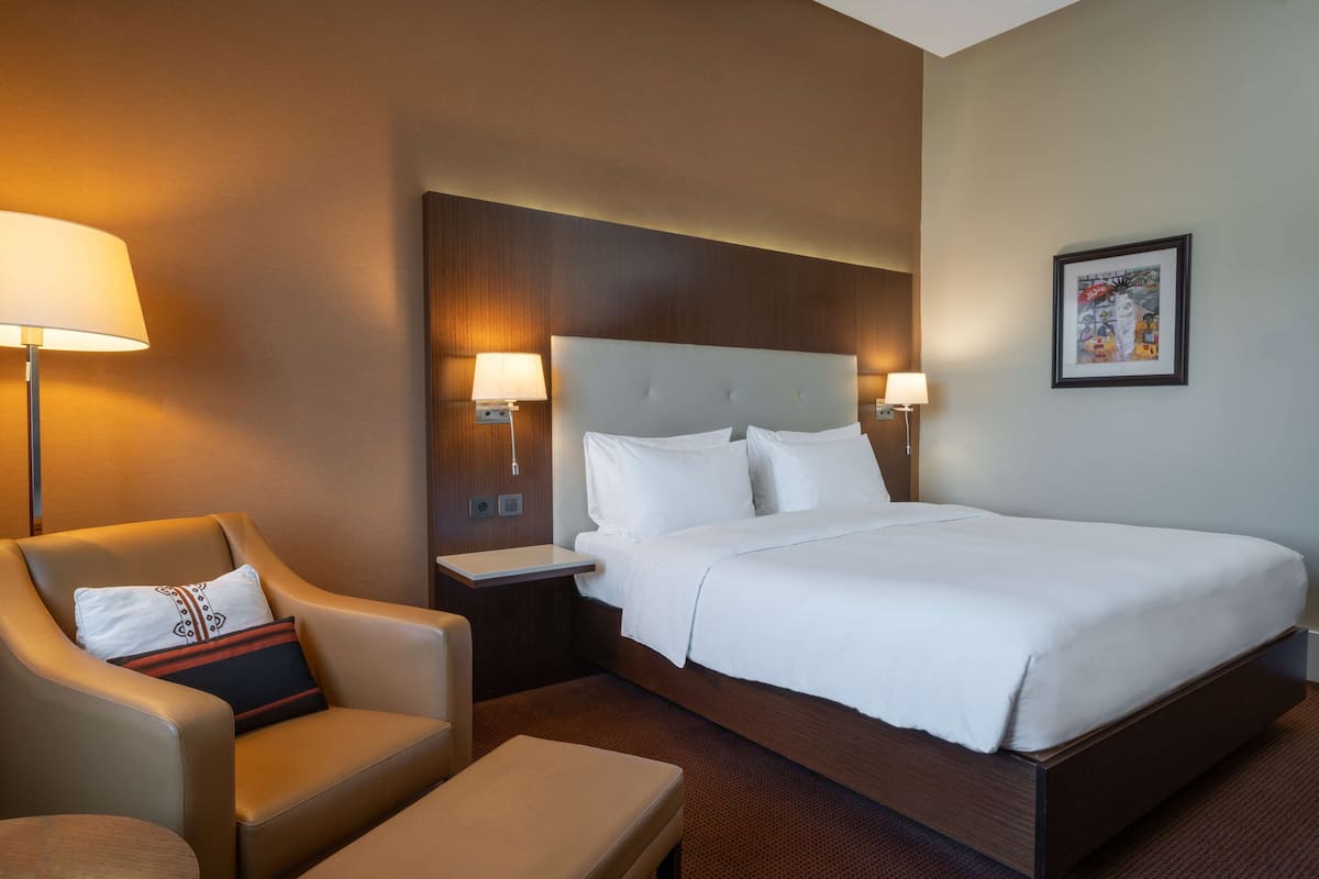 Premium bedding, pillowtop beds, minibar, in-room safe