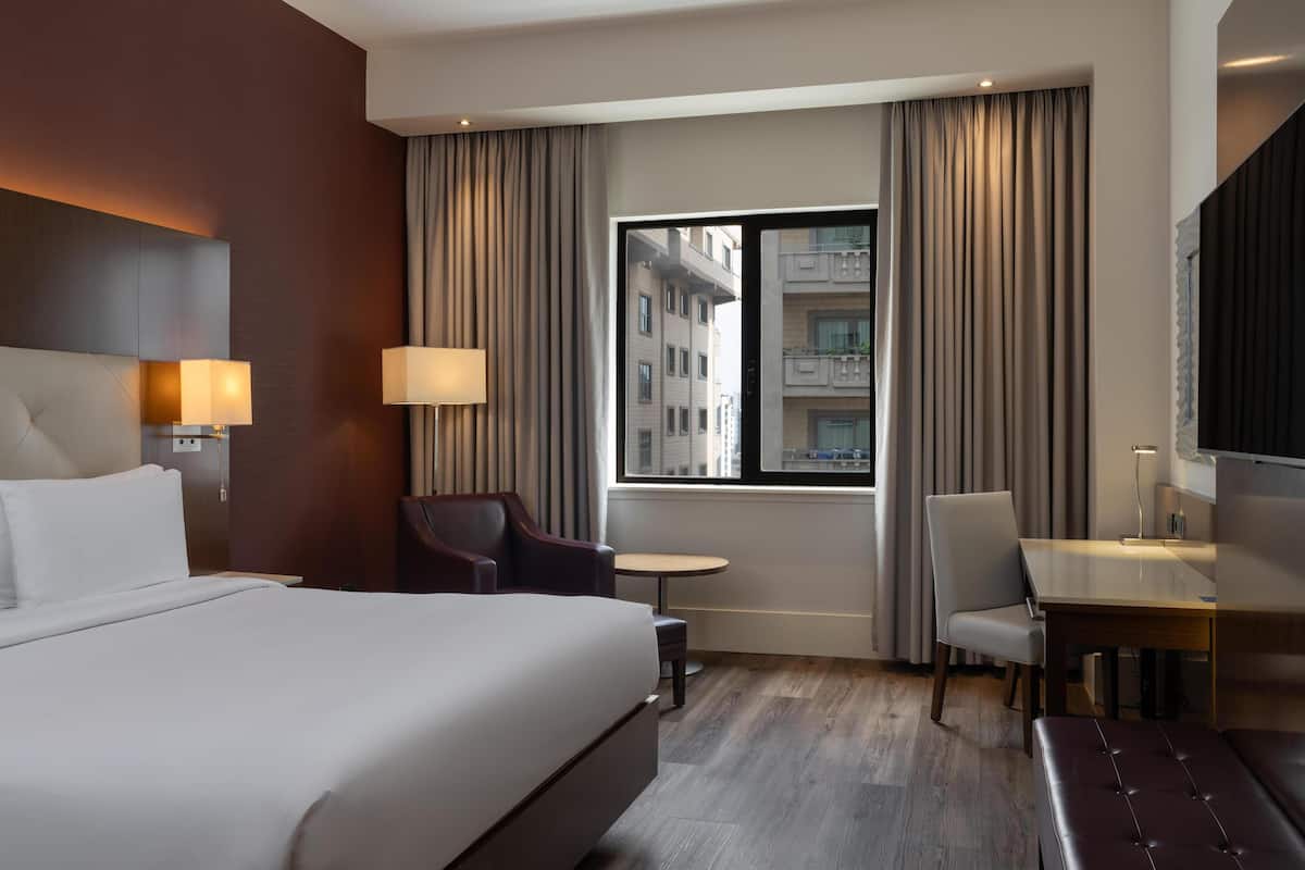 Standardrum | Sängtillbehör av högsta kvalitet, bäddmadrasser och minibar