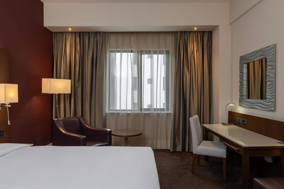 Chambre Supérieure (High Floor) | Literie de qualité supérieure, surmatelas, minibar