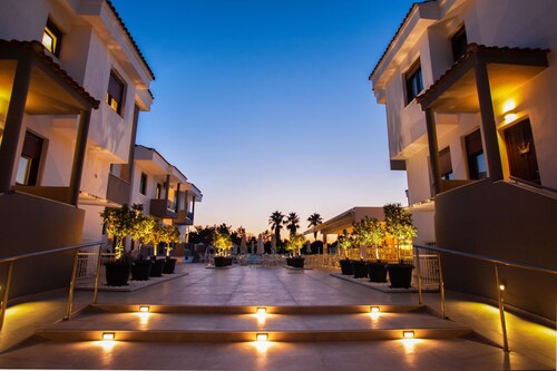 Acrotel Lily Ann Village