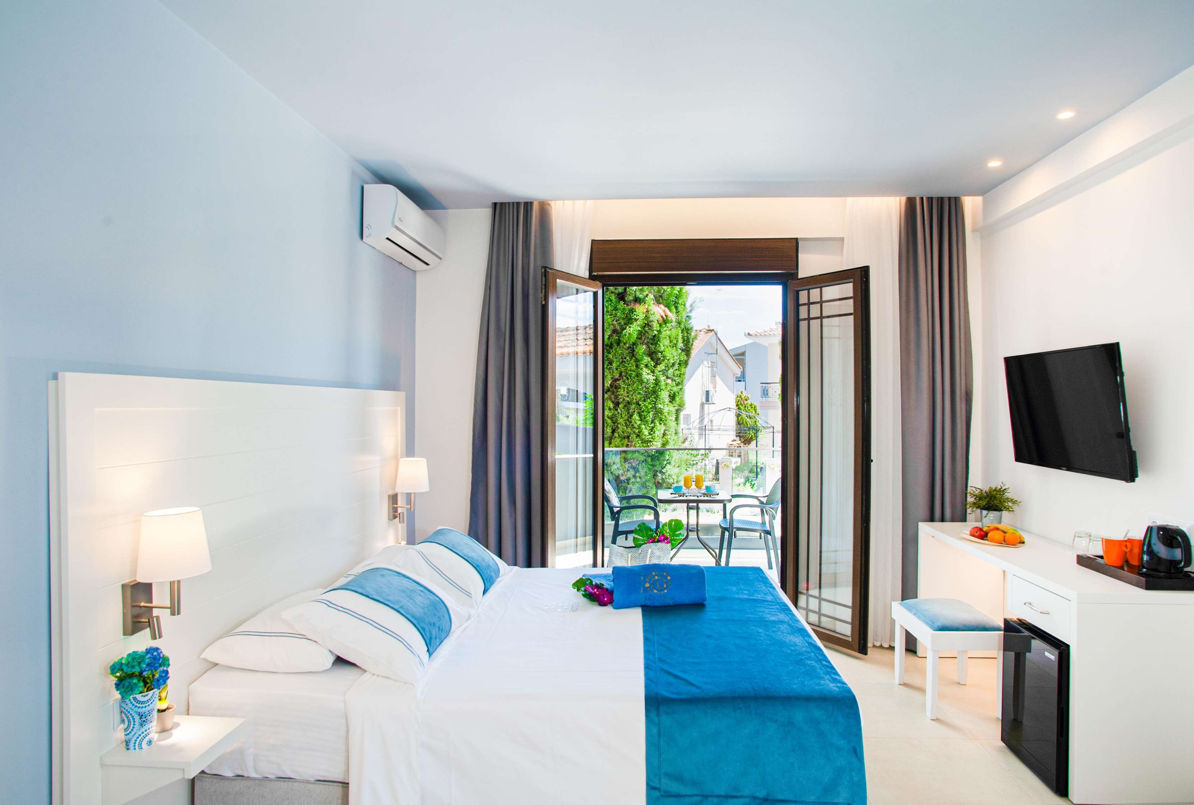 Desk, free WiFi, bed sheets