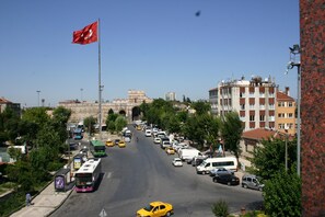 الإطلالة من المنشأة