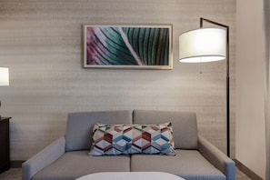 Hochwertige Bettwaren, Pillowtop-Betten, Zimmersafe, Schreibtisch