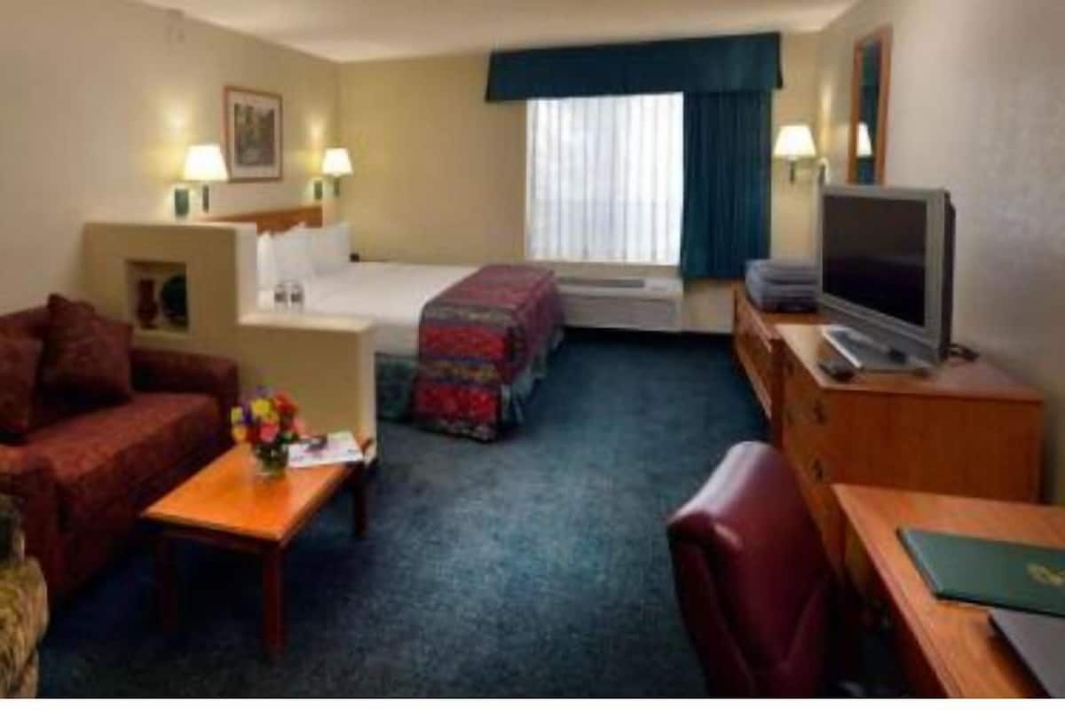 In-room safe, desk, laptop workspace, blackout drapes