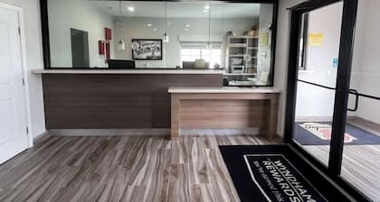 Super 8 by Wyndham Houston North I-45