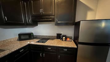 Efficiency, Room, 2 Double Beds, Non Smoking | Private kitchenette