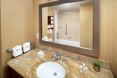 Hampton Inn Suites Scottsdale at Talking Stick - Image 13