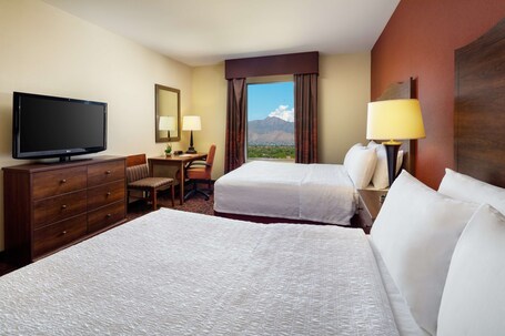 Hampton Inn Suites Scottsdale at Talking Stick - Image 31