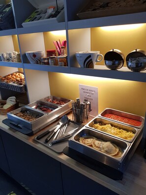 Englisches Frühstück am Wochenende gegen Gebühr