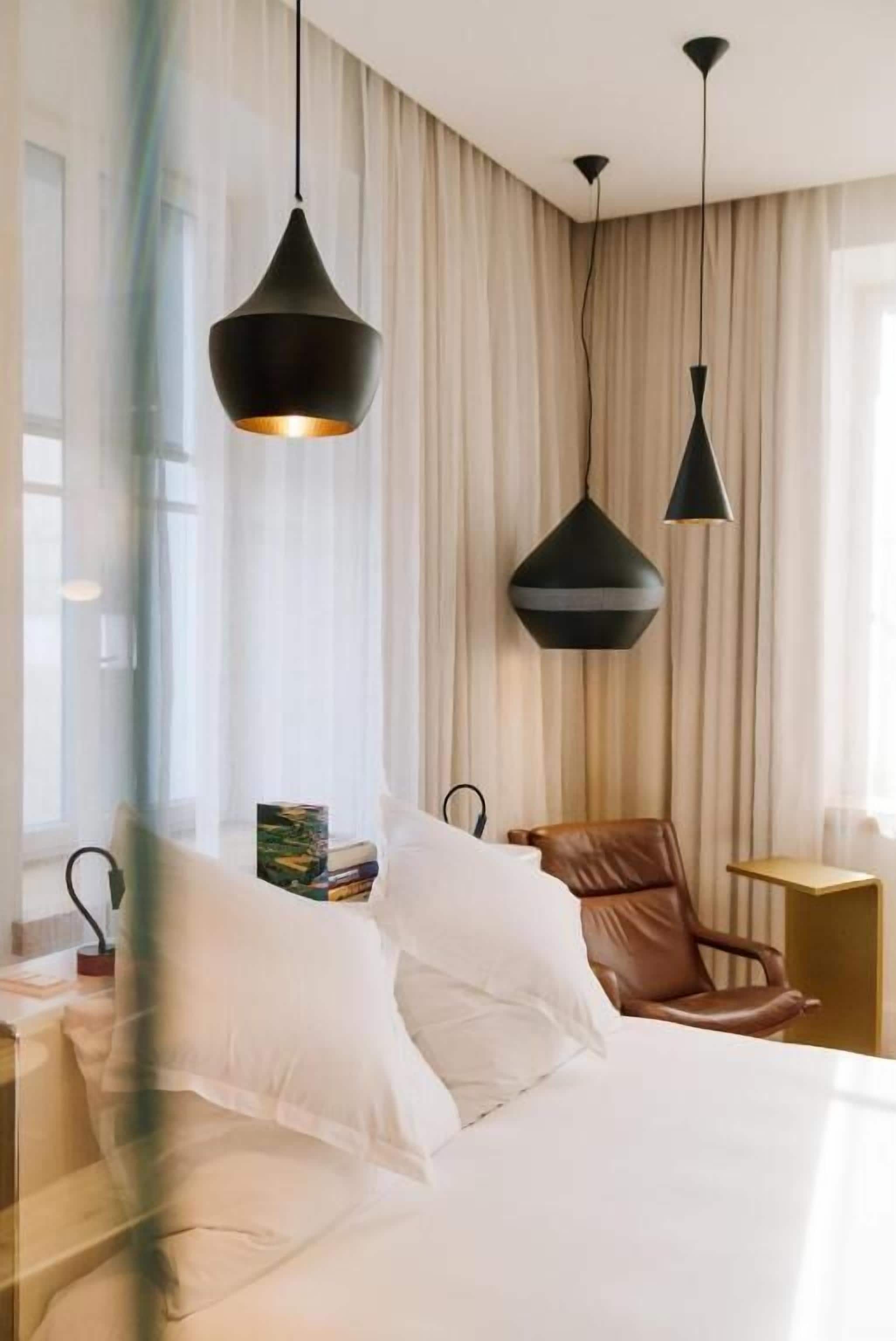 Deluxe Double Room | Hypo-allergenic bedding, free minibar, in-room safe, desk