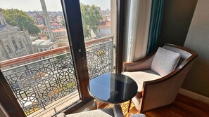 Family Triple Room | Living area