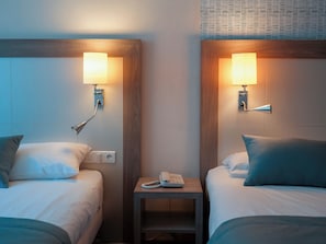 Bộ đồ giường cao cấp, phòng cách âm, bàn ủi/dụng cụ ủi quần áo