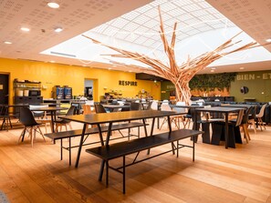 Free daily continental breakfast - ibis Styles Calais Centre (Calais)