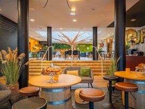 Bar (on property) - ibis Styles Calais Centre (Calais)