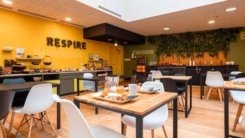 Desayuno buffet incluido todos los días