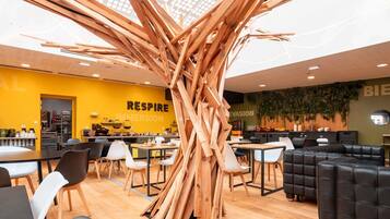 Sengetøy av topp kvalitet, lydisolert og strykejern/-brett