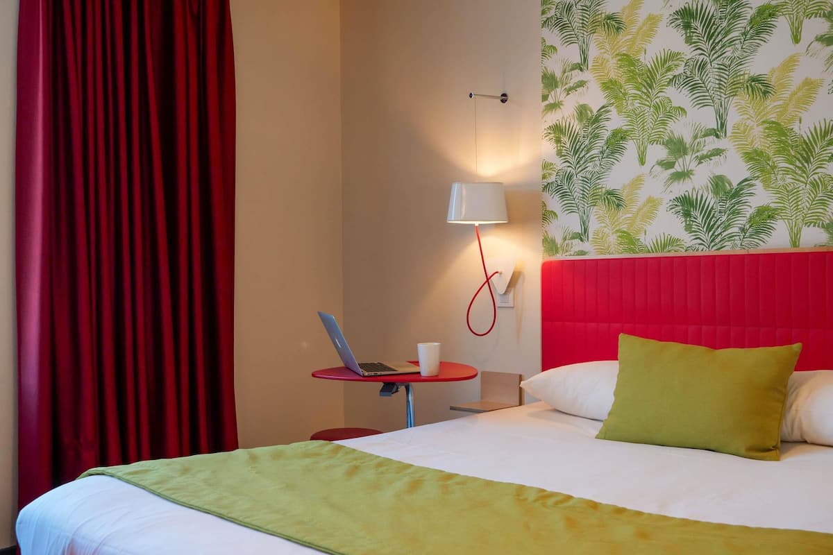 Standardrum - 1 dubbelsäng | Sängtillbehör av högsta kvalitet, ljudisolering och strykjärn/strykbräda