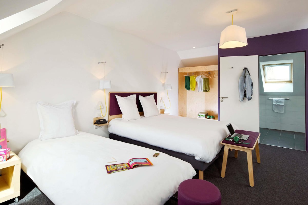 Standard Room, Multiple Beds | Premium bedding, soundproofing, iron/ironing board