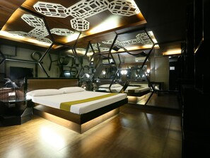 Deluxe Room, 1 Queen Bed | Memory foam beds, minibar, individually decorated - Hotel Ava Malate, Manila (Manila)