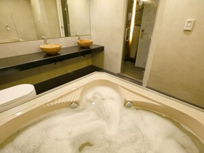 Suite, 1 Queen Bed | Bathroom | Shower, free toiletries, hair dryer, slippers - Hotel Ava Malate, Manila (Manila)