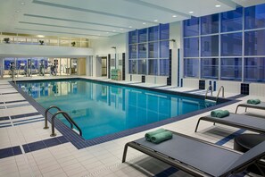 Indoor pool, open 7:00 AM to 10:00 PM, pool loungers - Courtyard by Marriott Calgary Airport (Calgary)