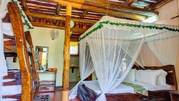 Perhehuone (Family Room) | Tallelokero huoneessa, yksilöllisesti kalustettu, ilmaiset vauvansängyt