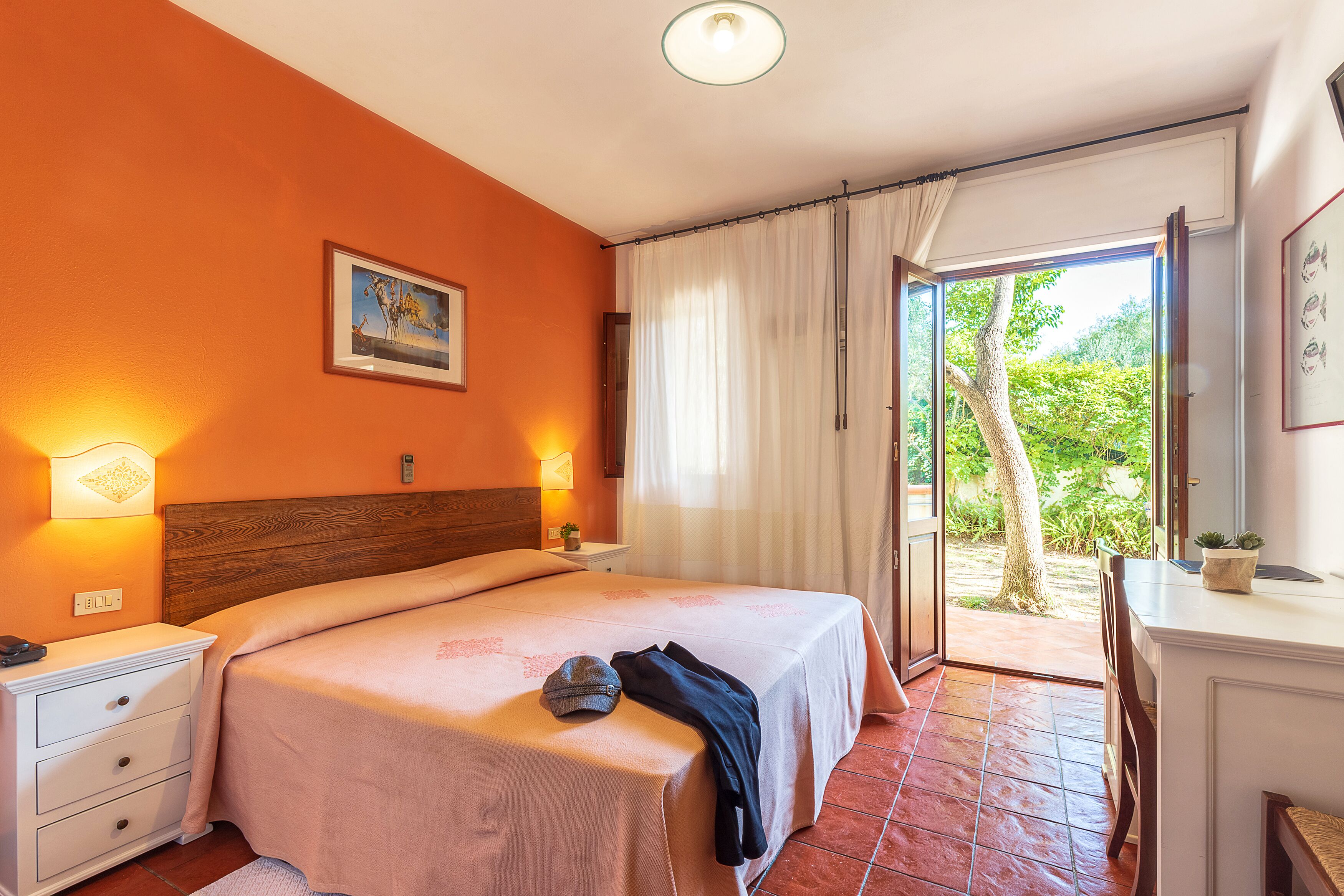 double or twin room | minibar, in-room safe, desk, free wifi