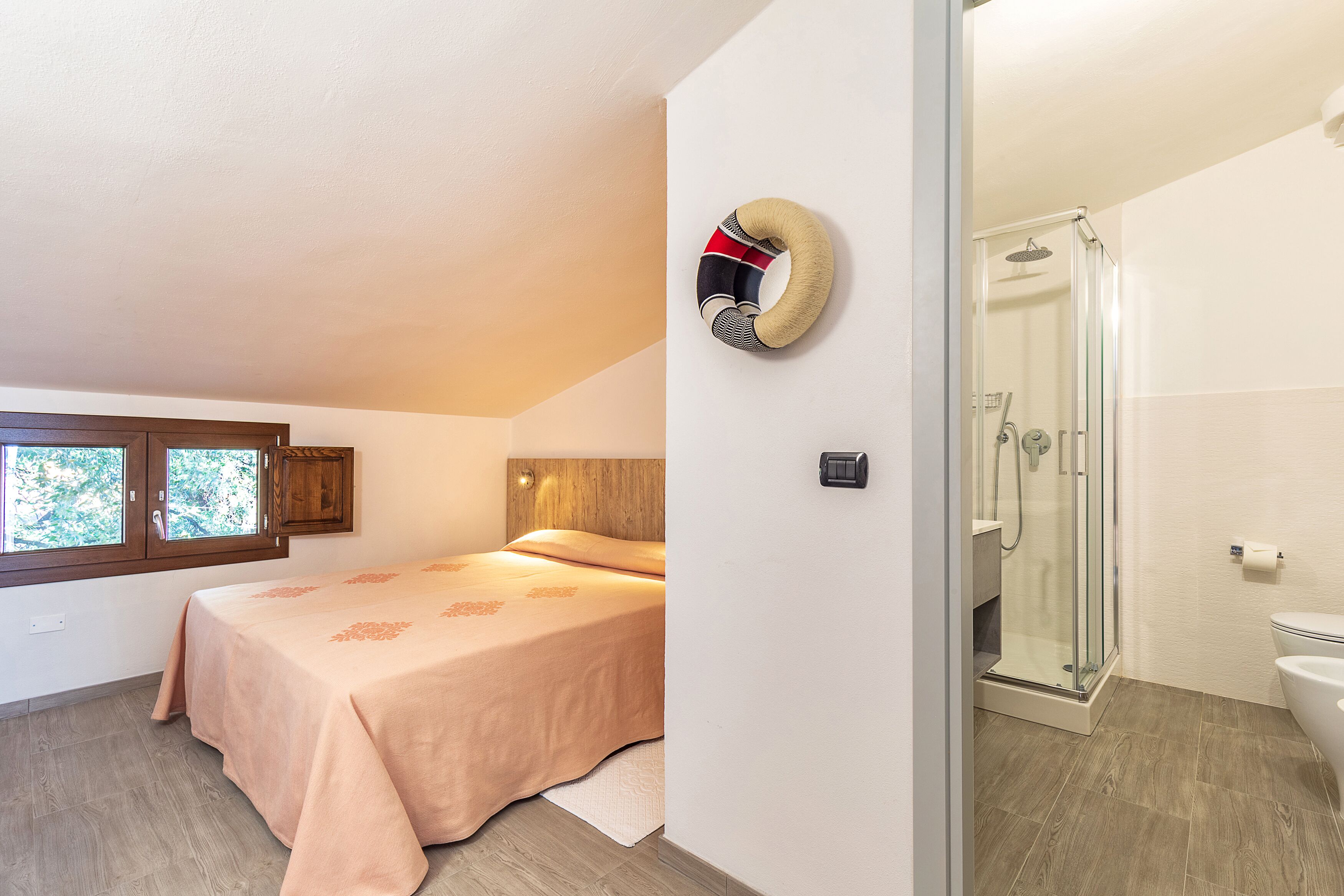 double or twin room | minibar, in-room safe, desk, free wifi