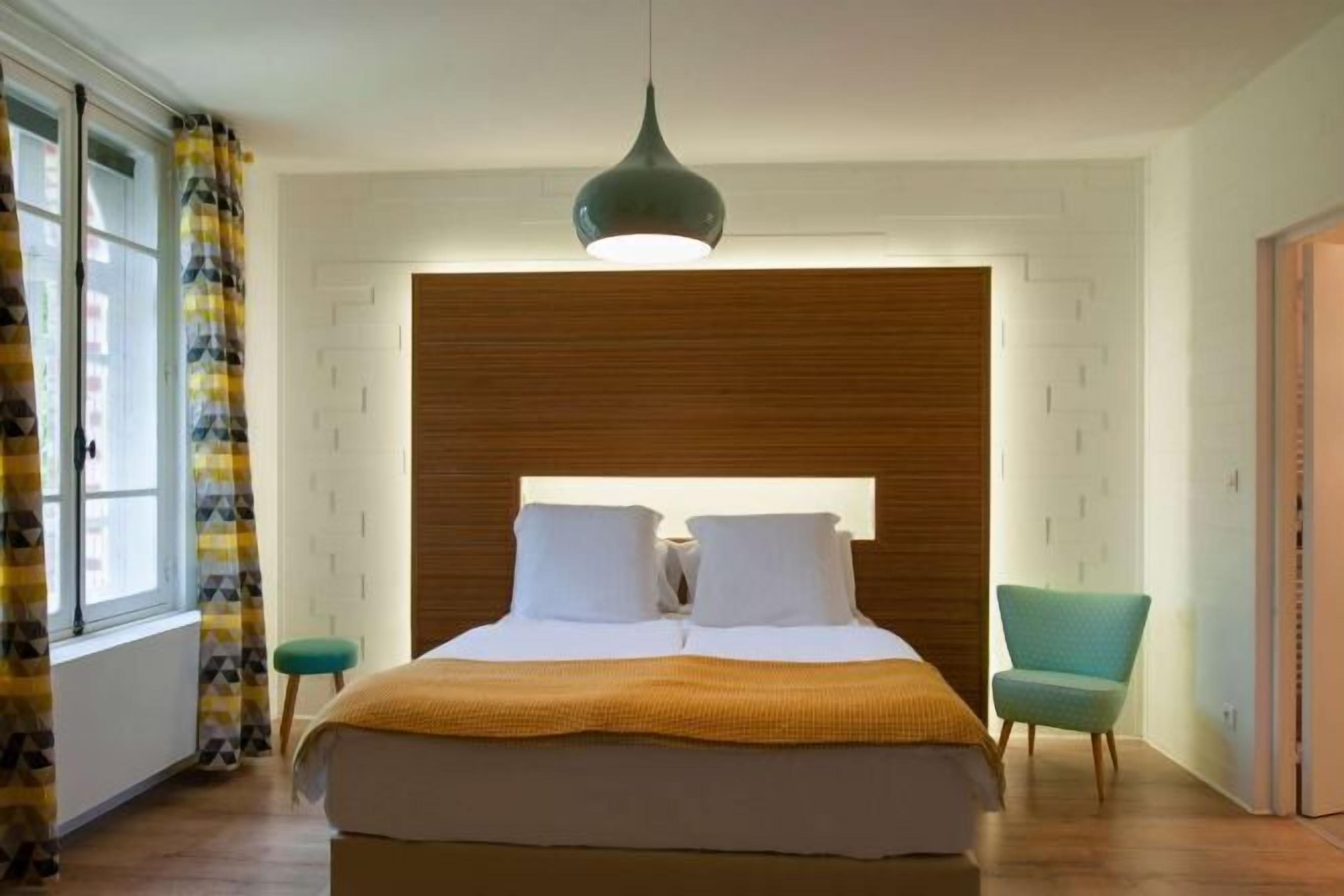 Minibar, in-room safe, desk, soundproofing