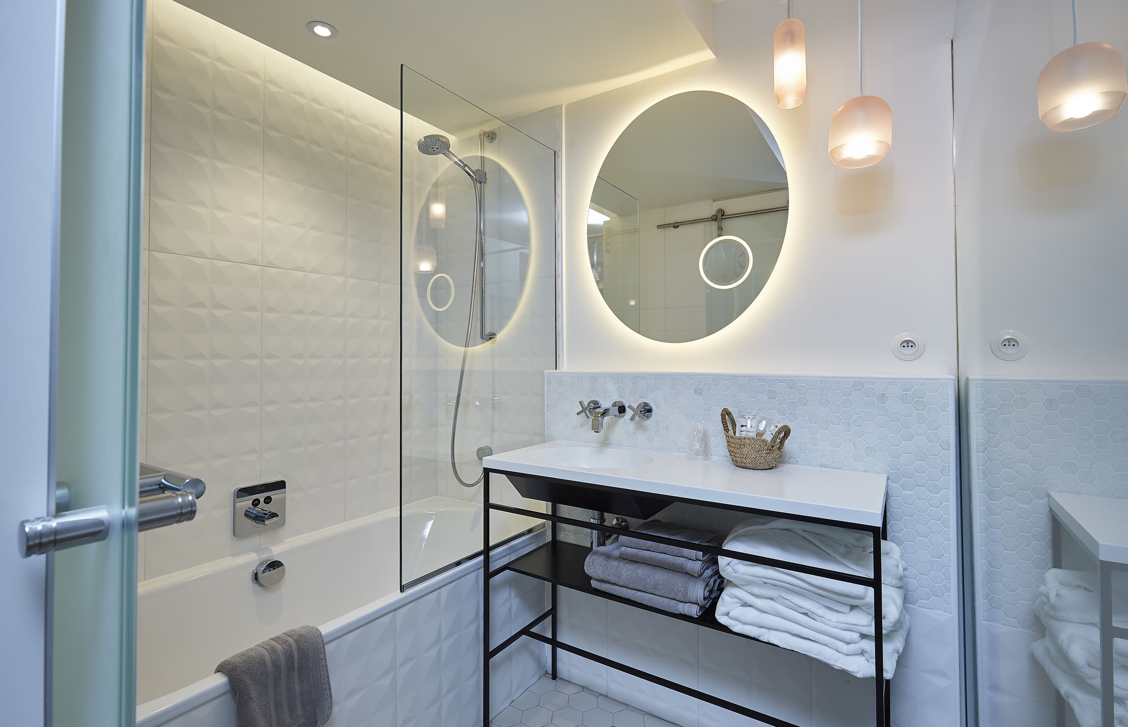 rainfall showerhead, free toiletries, hair dryer, bathrobes