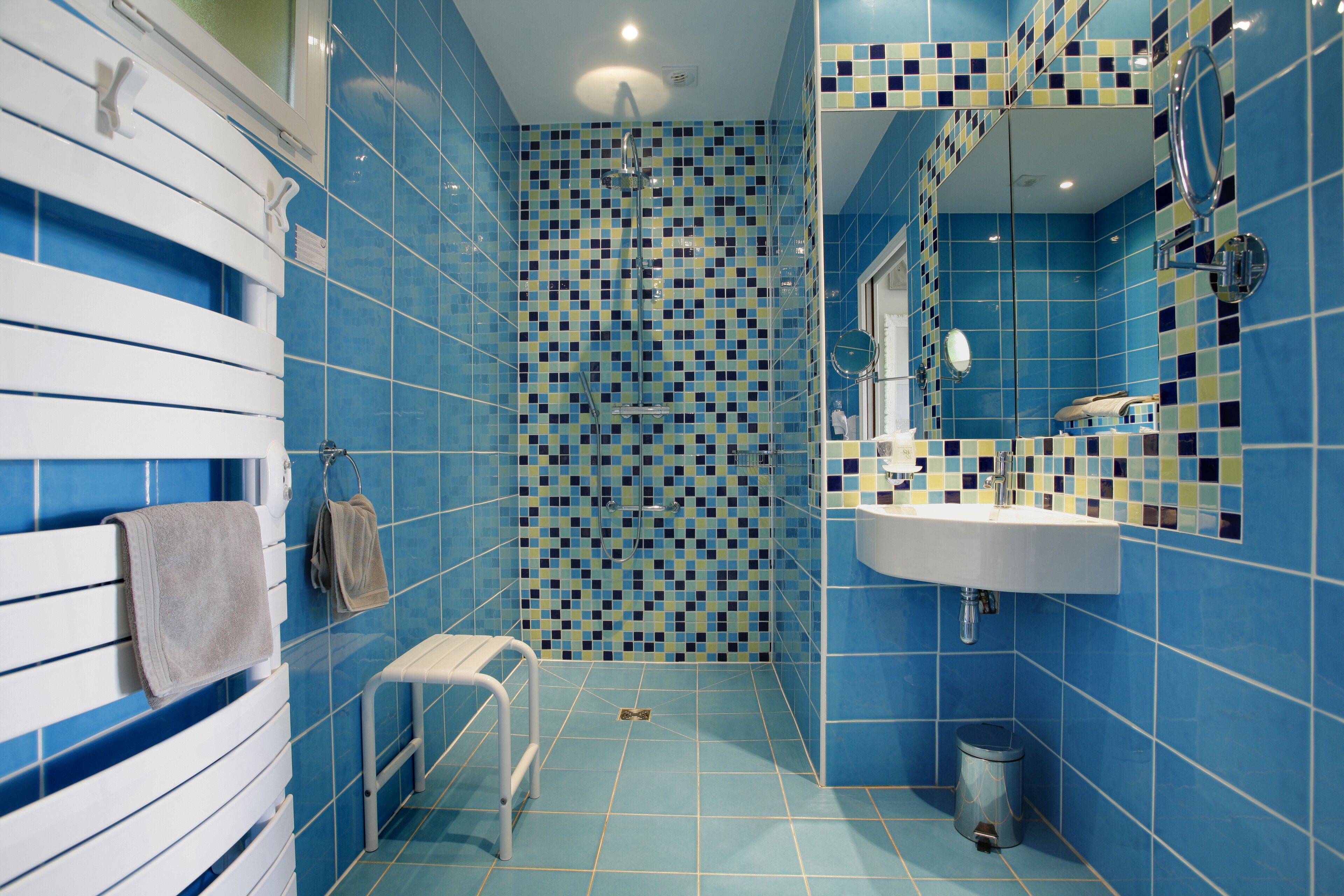 classic double room | bathroom sink