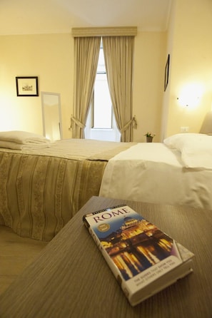 Premium bedding, in-room safe, desk, blackout curtains - Four Rivers Suites in Rome (Rome)