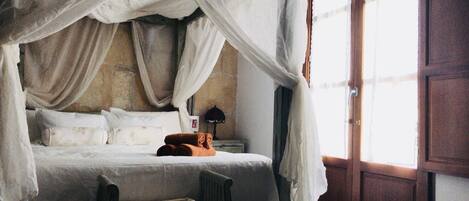 Suite | Down duvets, Select Comfort beds, in-room safe, individually decorated